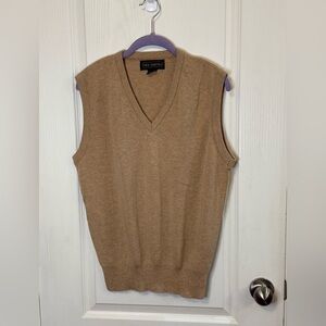 Men's V-Neck Sweater Vest in Tan